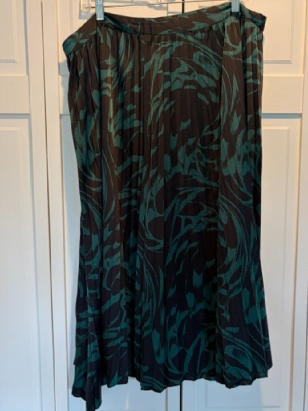 Scoop Black and Green Skirt Size XXL